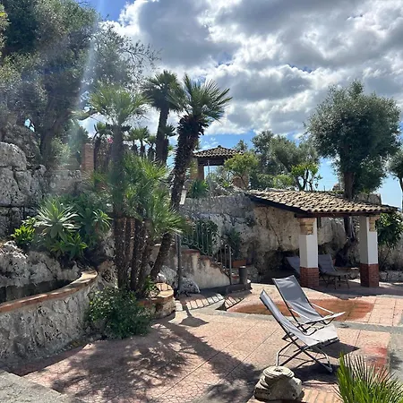 Casa vacanze Casa Sirokos Belvedere (Sicily)