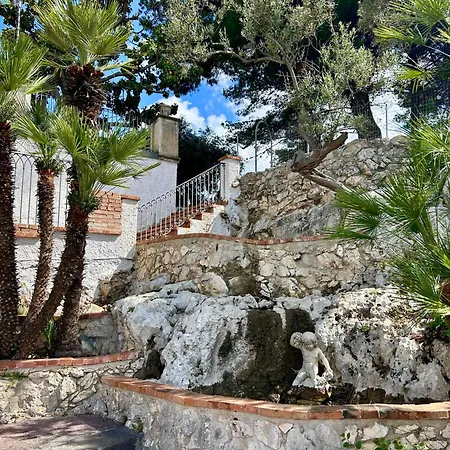 Casa Sirokos Belvedere (Sicily)