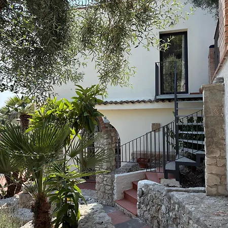 Casa Sirokos Belvedere (Sicily)